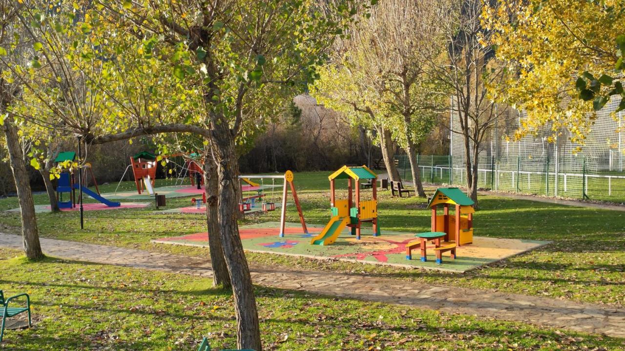 Apartament Jardin Araguas Villanúa Zewnętrze zdjęcie